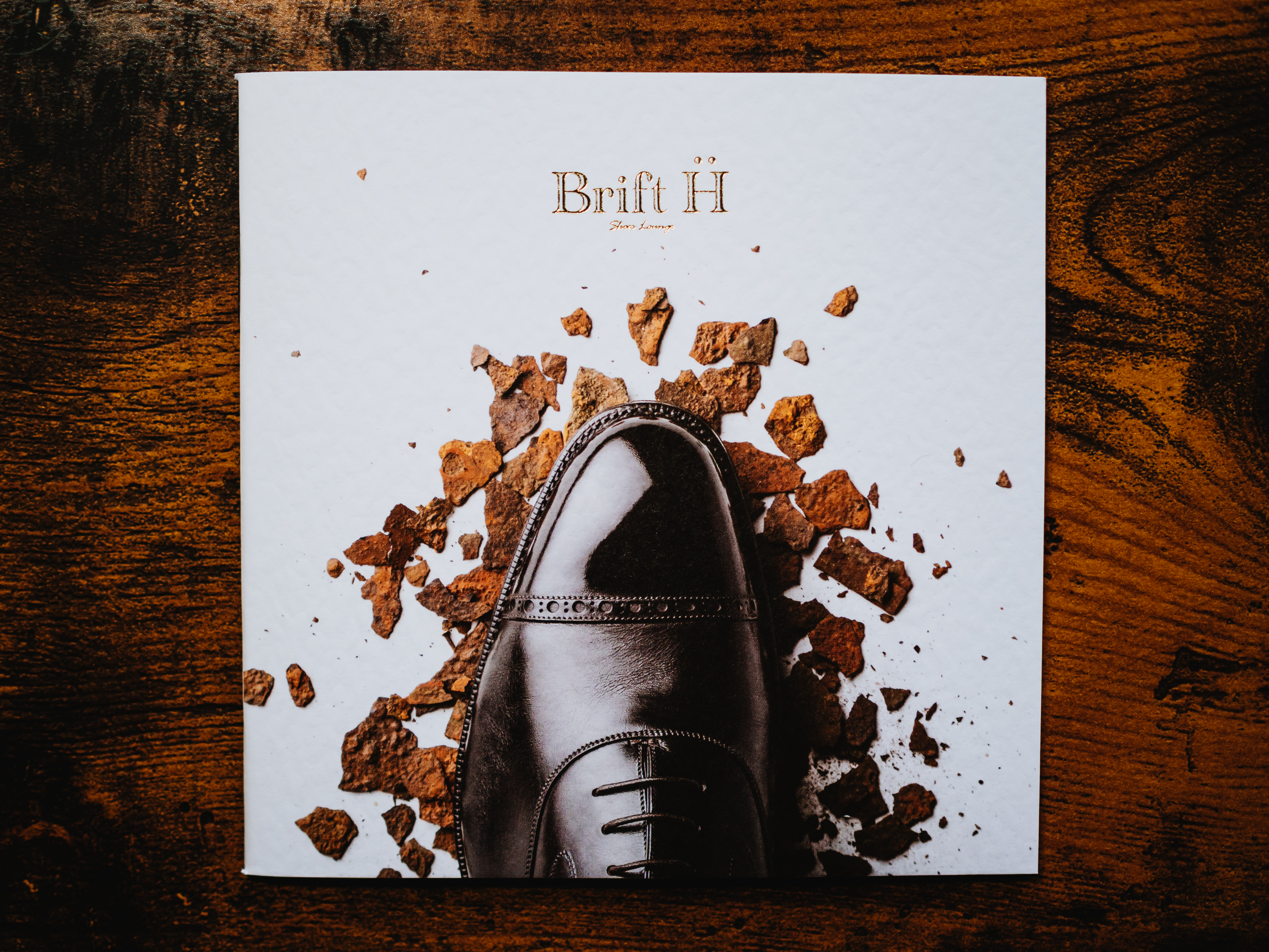 Brift H（ブリフトアッシュ）「THE CLEANER 」シリーズで靴磨き
