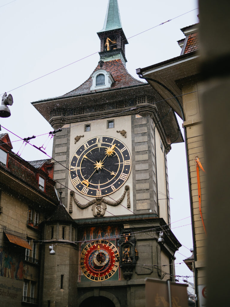 ベルンの観光名所「時計塔（ツィットグロッゲ、Zytglogge）」