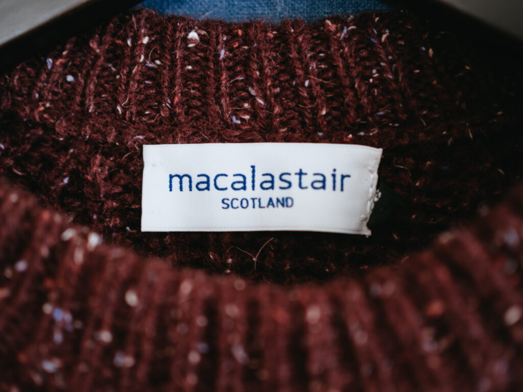 Macalastair(マカラスター)｜肉厚なのに軽くて柔らかい着心地のミドルゲージウールニット