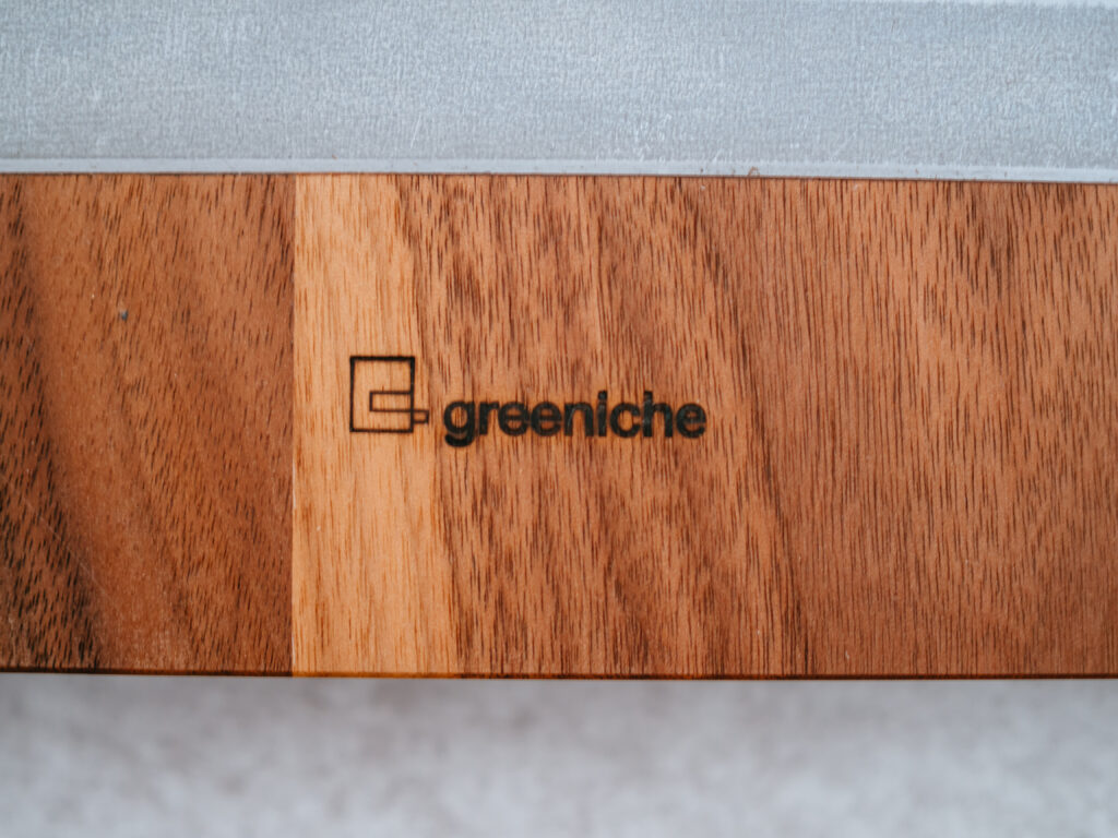 【レビュー】greeniche(グリニッチ)｜1〜2人暮らしにオススメのウォールナット無垢材カフェテーブル