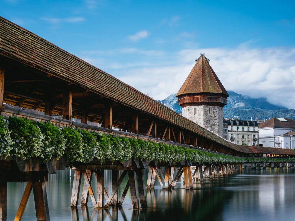 スイス｜ルツェルン観光。カペル橋、瀬死のライオン像の写真スポットを巡る