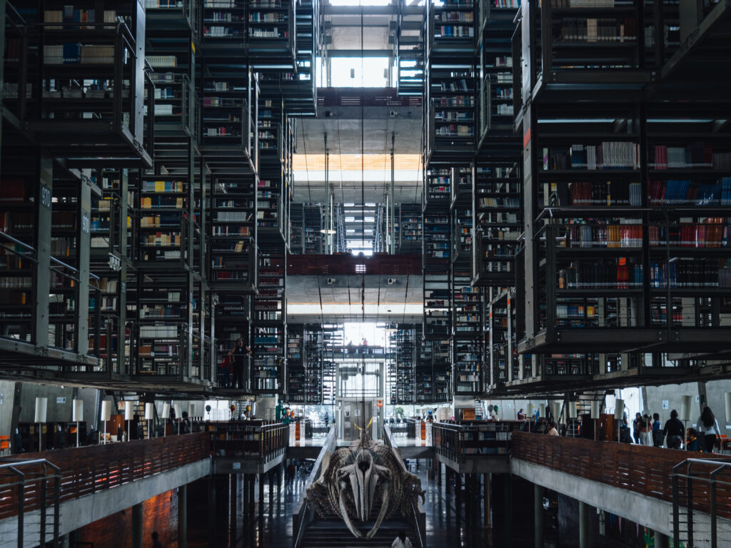 メキシコシティ観光｜美しい空中図書館「ヴァスコンセロス図書館」