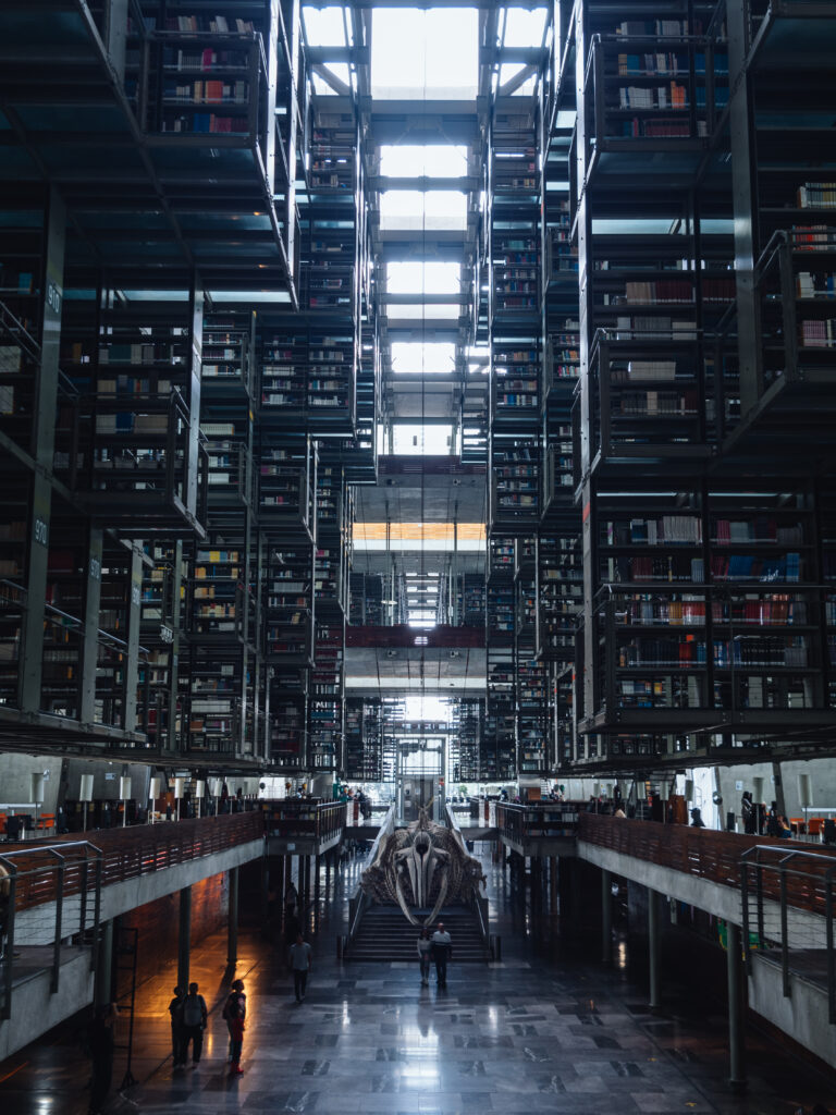 メキシコシティ観光｜美しい空中図書館「ヴァスコンセロス図書館」