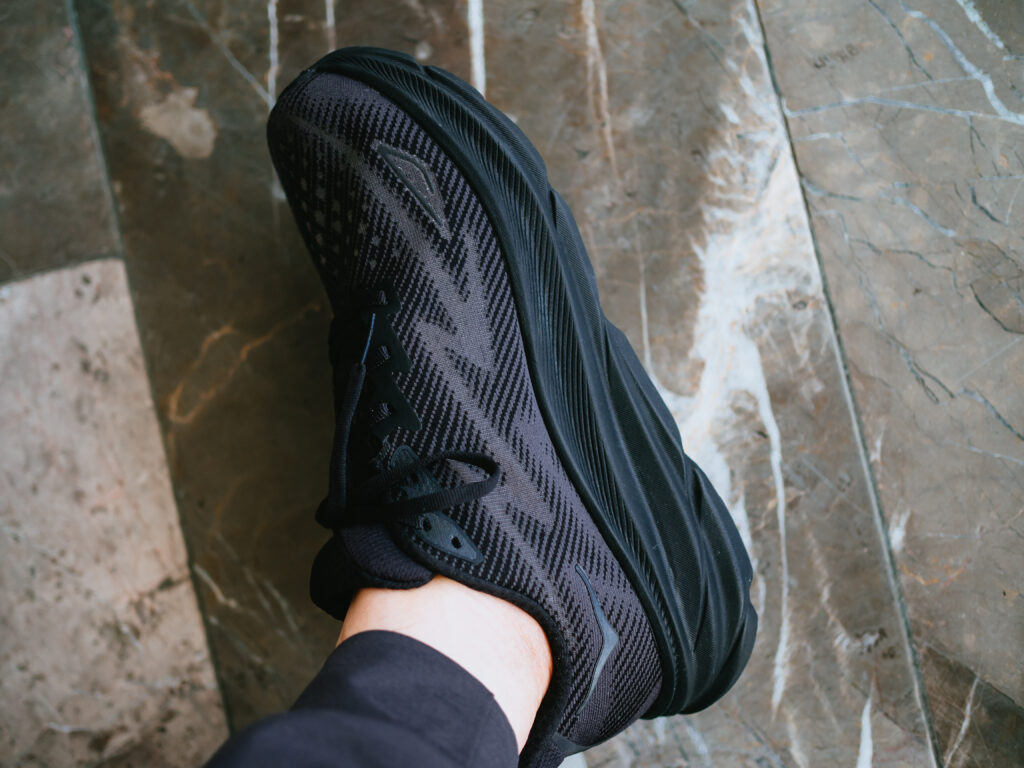 HOKA(ホカ)｜流行りのランニングシューズ「Clifton 9 Wide」を買ってみた