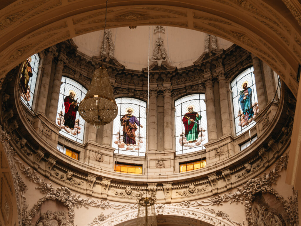 グアダラハラ大聖堂（Catedral de Guadalajara (Catedral Basílica de la Asunción de María Santísima)）