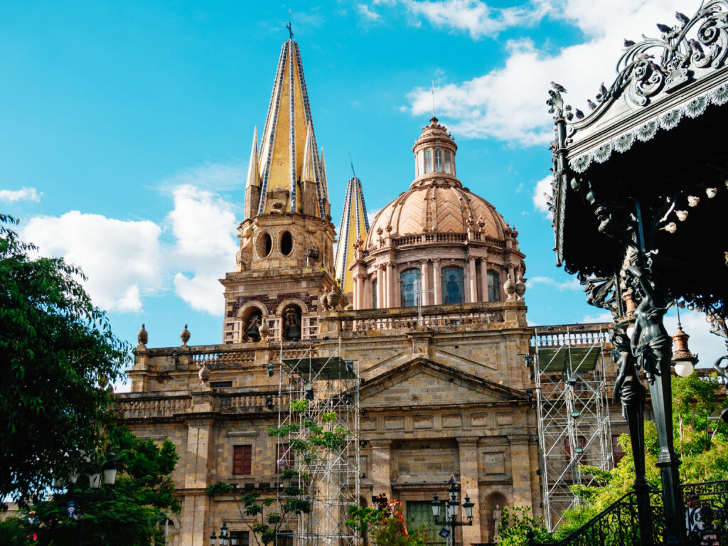 グアダラハラ大聖堂（Catedral de Guadalajara (Catedral Basílica de la Asunción de María Santísima)）