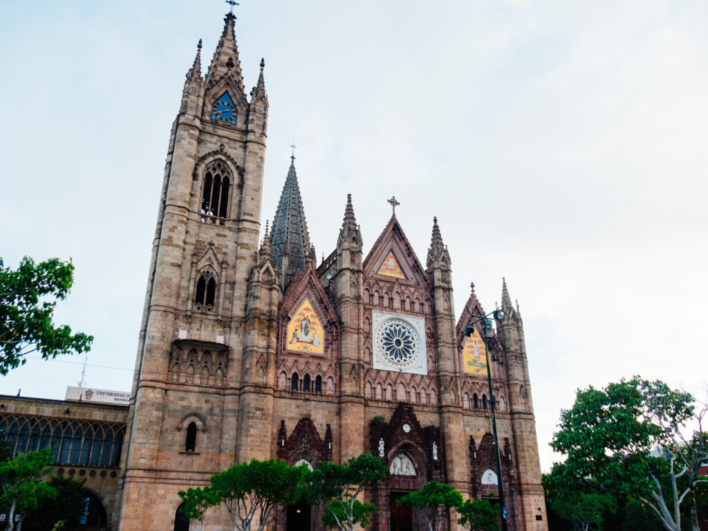 聖体聖堂（贖罪教会、Parroquia El Expiatorio Eucarístico）
