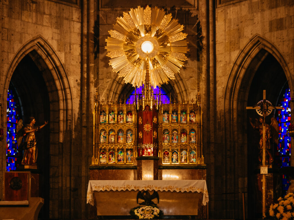 聖体聖堂（贖罪教会、Parroquia El Expiatorio Eucarístico）