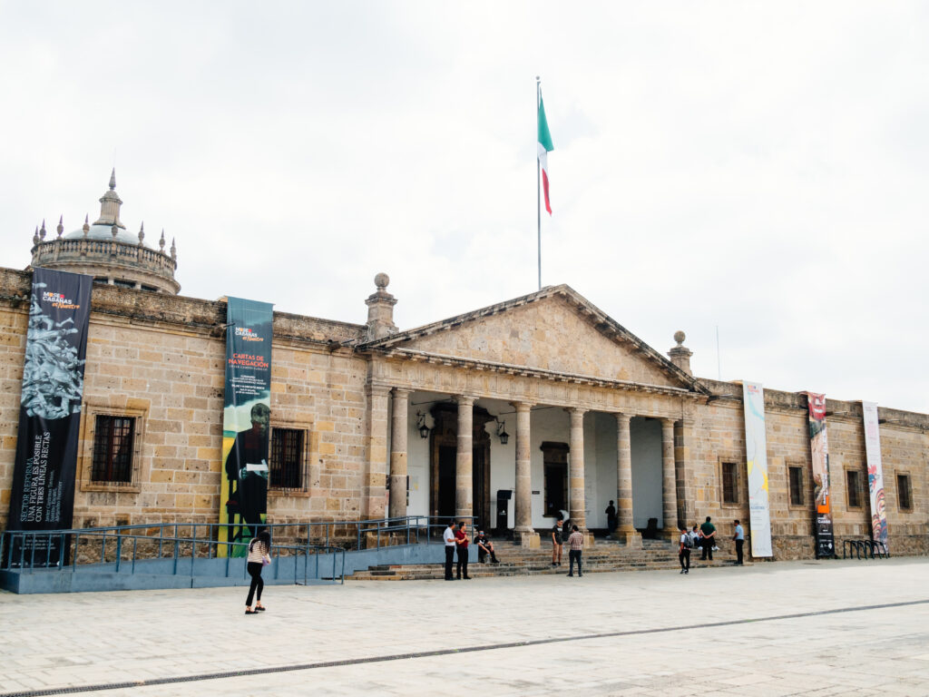 オスピシオ・カバーニャス（Museo Cabañas）
