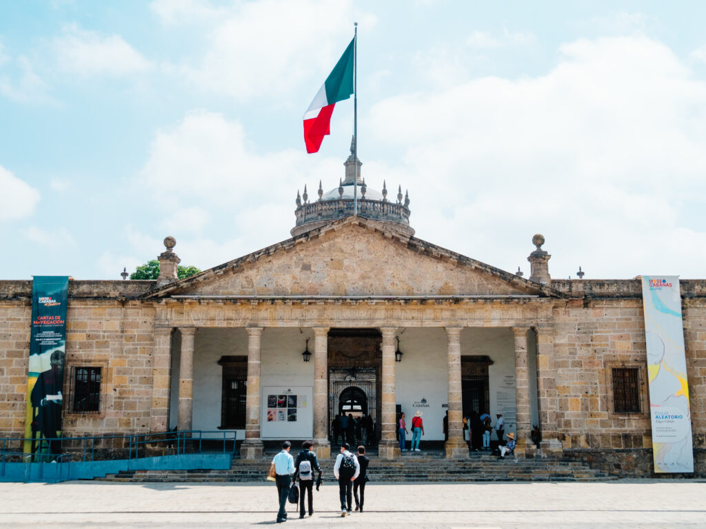 オスピシオ・カバーニャス（Museo Cabañas）