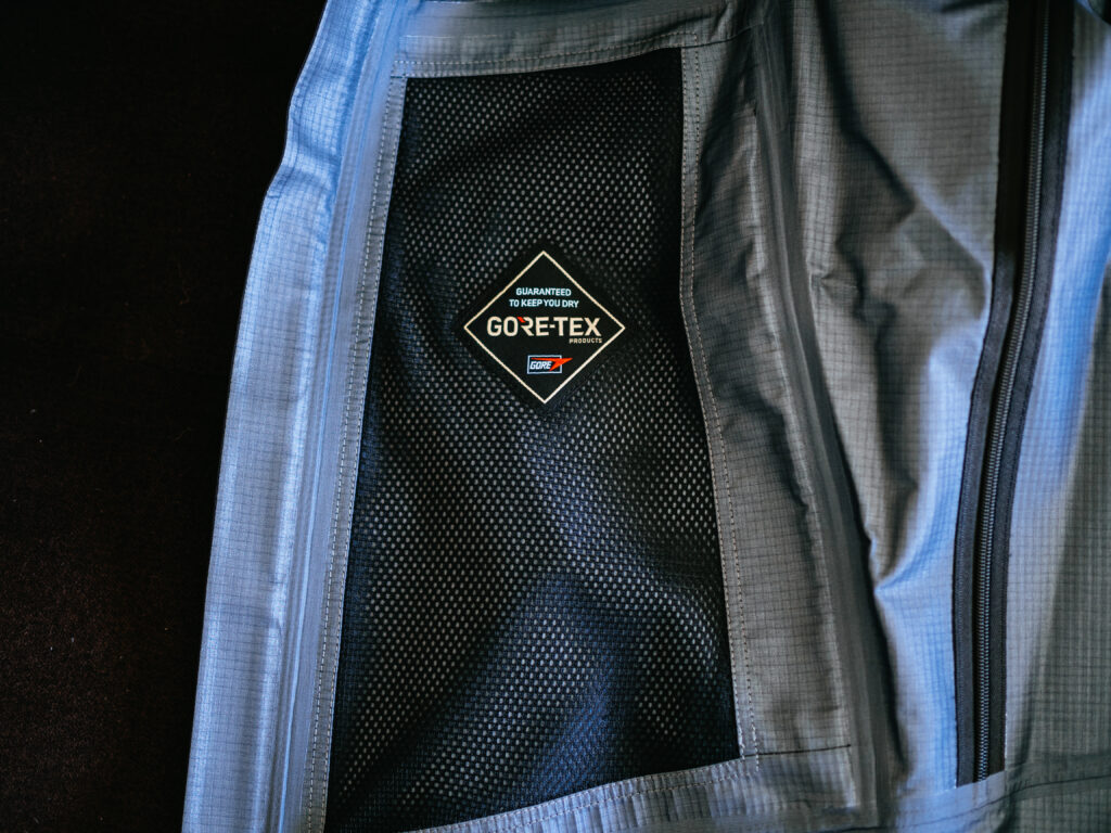 【レビュー】MONTURA（モンチュラ）｜人と被らないシェルジャケット「MAGICA GTX PRO」