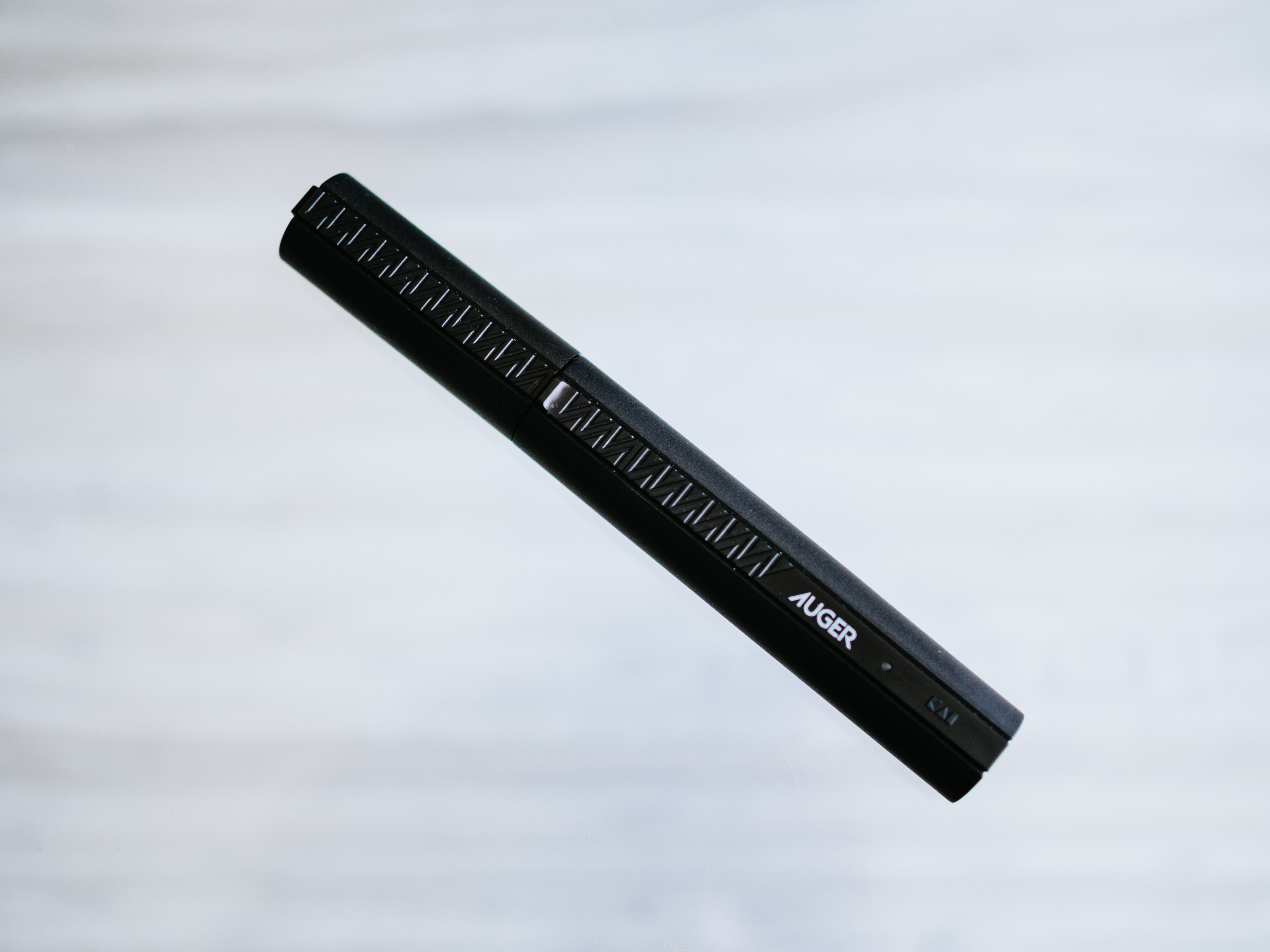 【レビュー】AUGER(オーガー)|眉、鼻、産毛に1本でマルチに使える電動トリマー