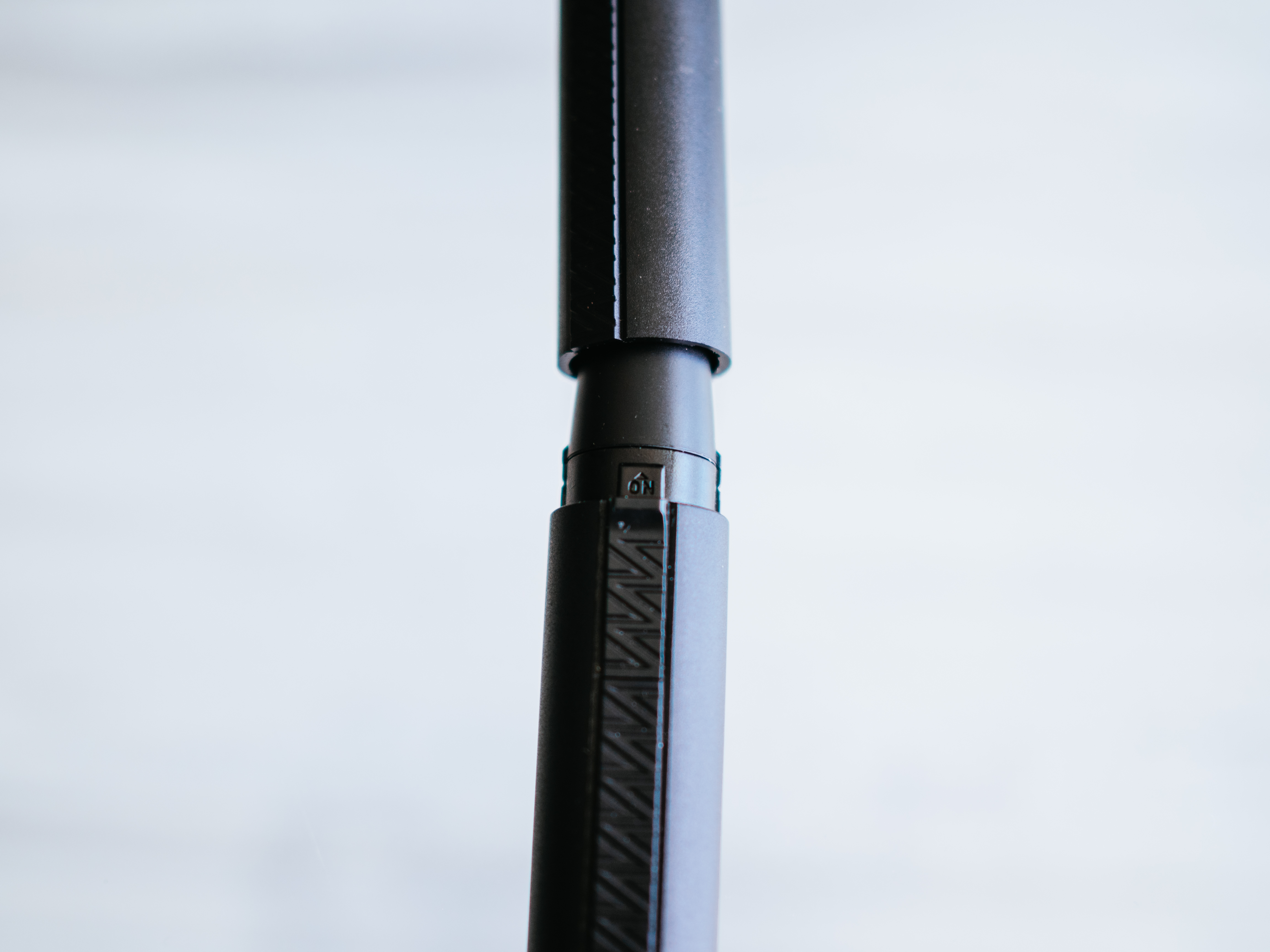 【レビュー】AUGER(オーガー)|眉、鼻、産毛に1本でマルチに使える電動トリマー