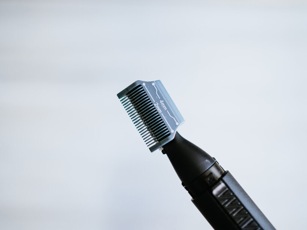 【レビュー】AUGER(オーガー)|眉、鼻、産毛に1本でマルチに使える電動トリマー