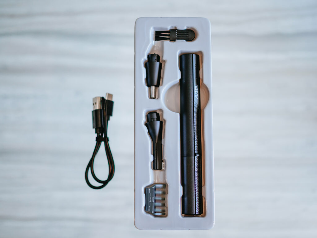 【レビュー】AUGER(オーガー)|眉、鼻、産毛に1本でマルチに使える電動トリマー