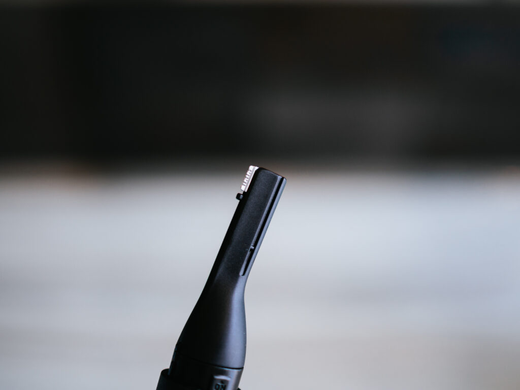【レビュー】AUGER(オーガー)|眉、鼻、産毛に1本でマルチに使える電動トリマー