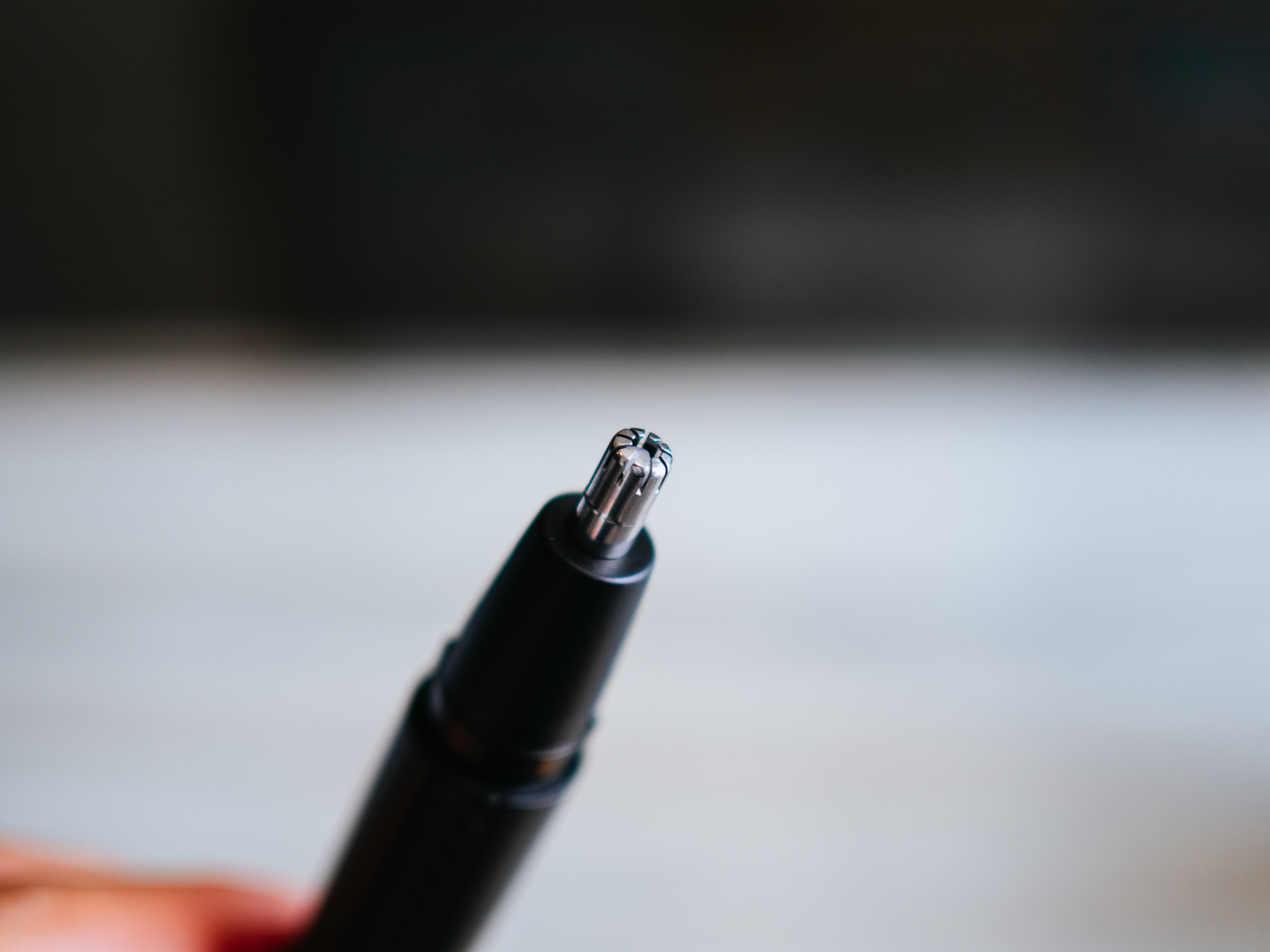 【レビュー】AUGER(オーガー)|眉、鼻、産毛に1本でマルチに使える電動トリマー