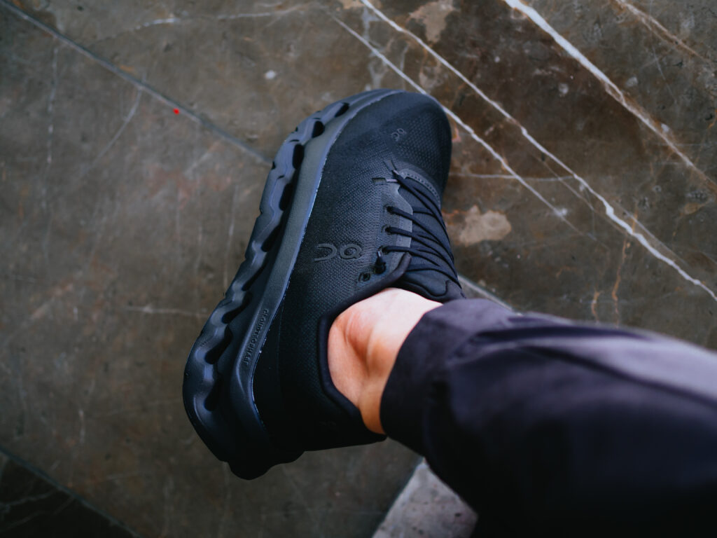 【レビュー】On(オン)|旅行のお供シューズ。快適にたくさん歩ける「Cloudtilt」