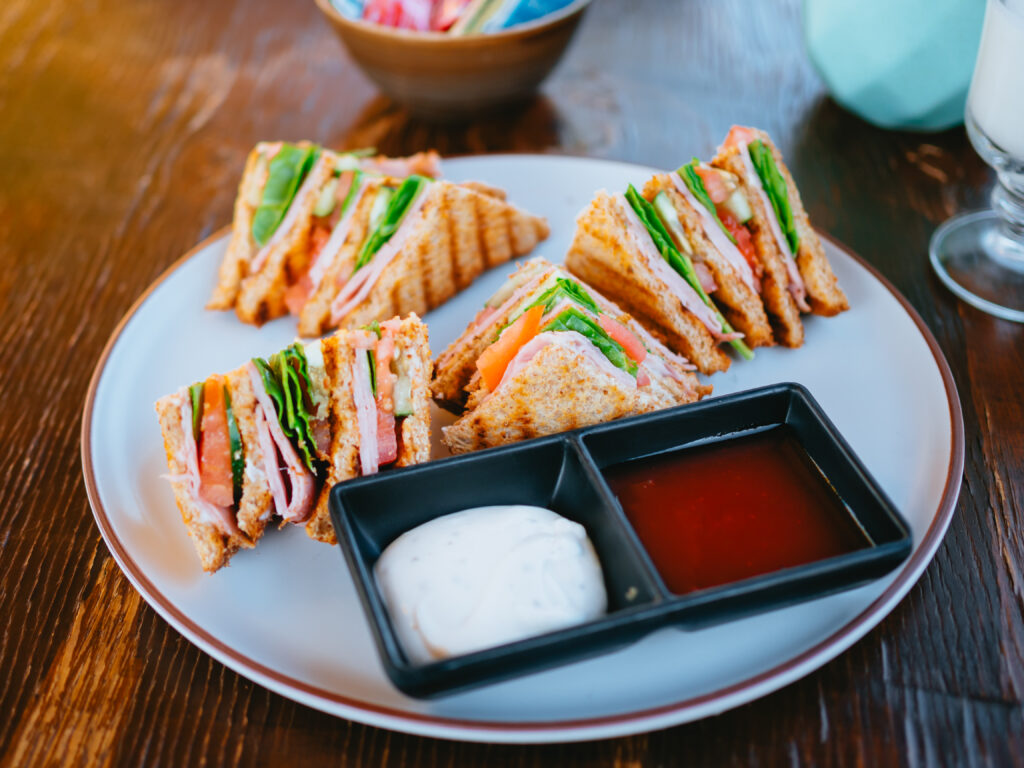 2日目朝食:Cafetería los abuelos