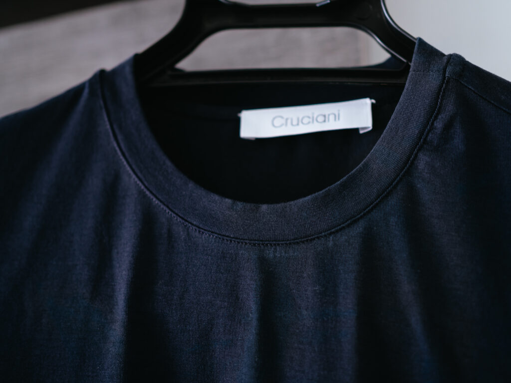 【レビュー】Cruciani（クルチアーニ）｜ストレッチ素材のクルーネックTシャツ
